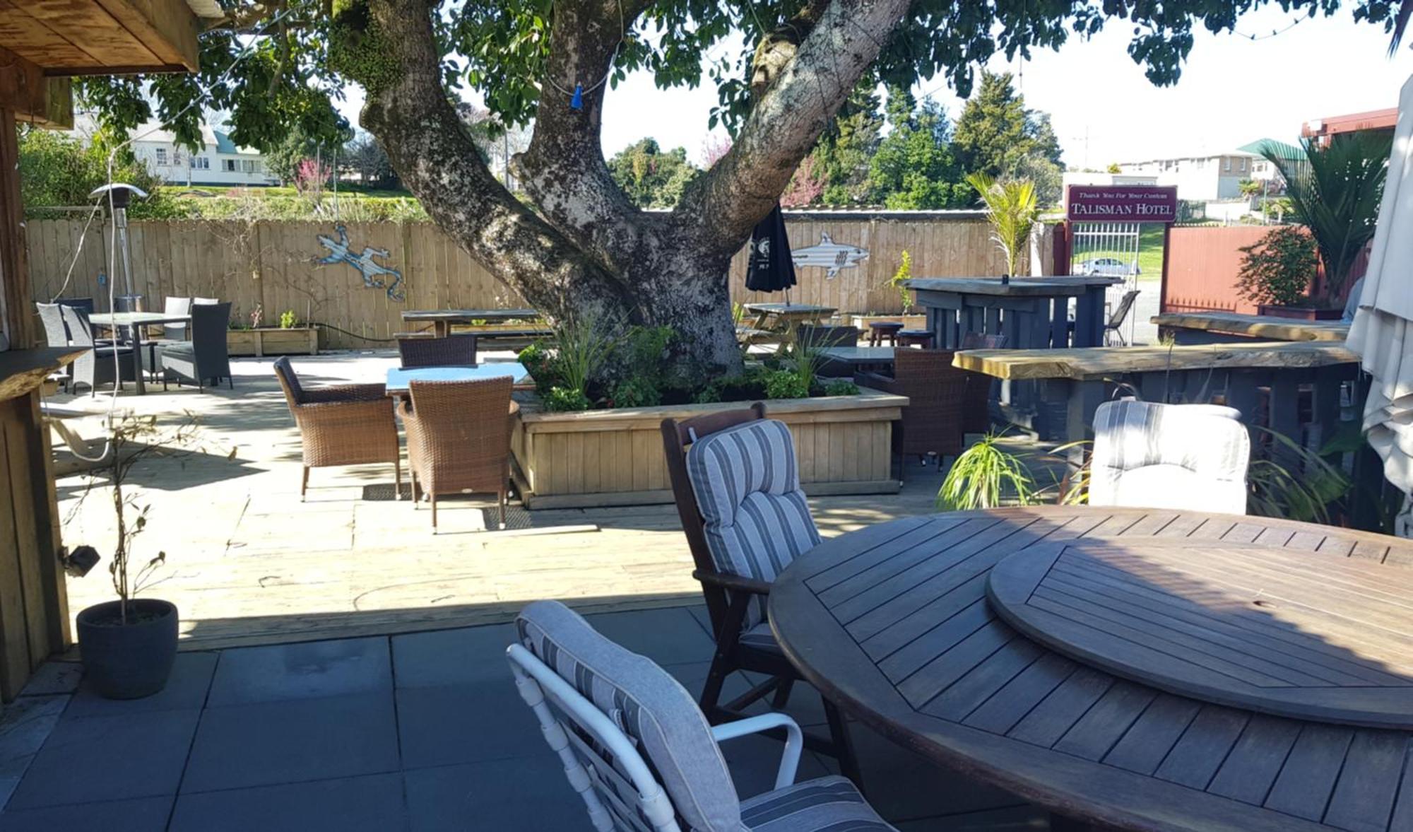 Talisman Hotel & Restaurant Katikati Dış mekan fotoğraf